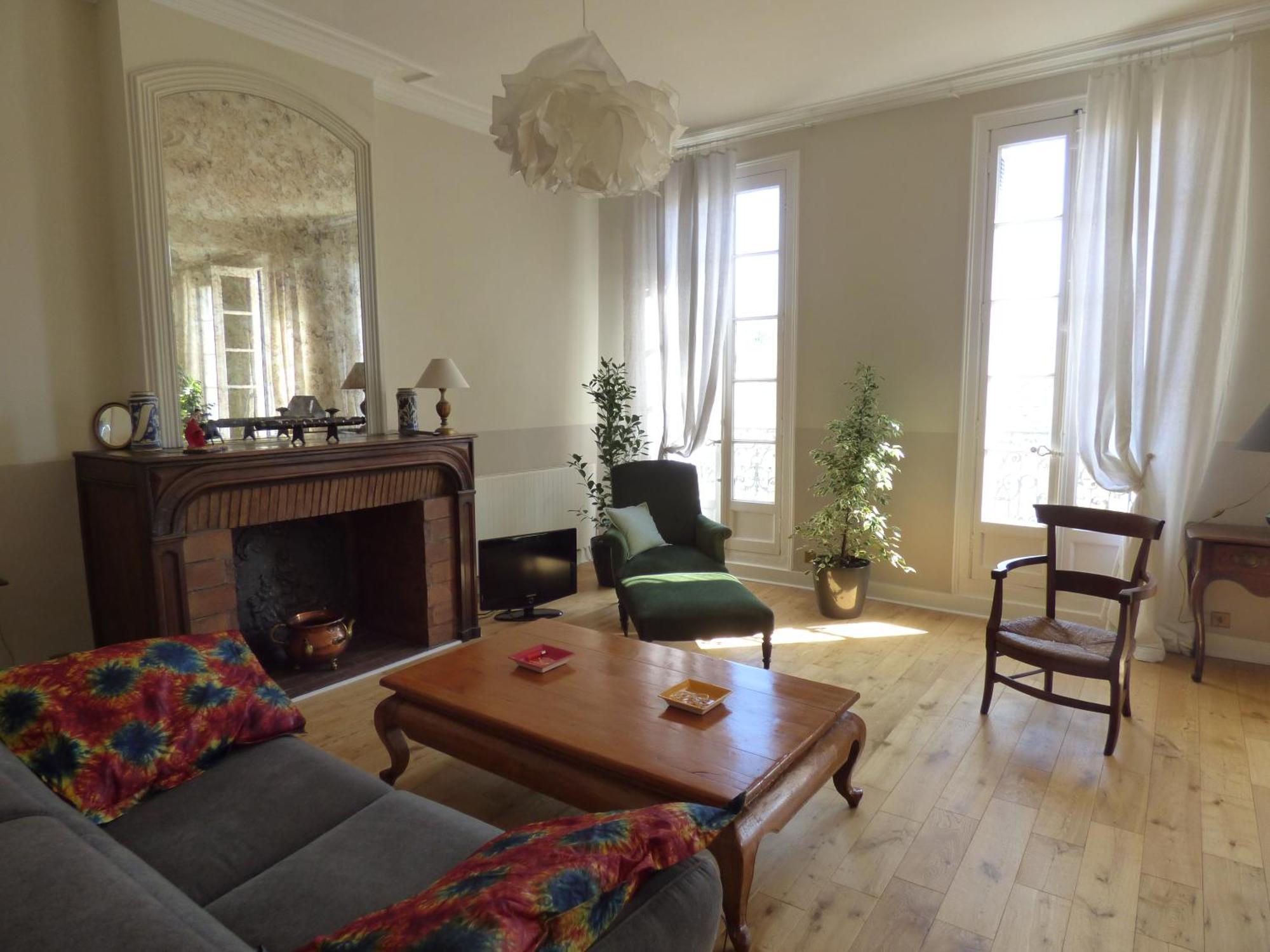 Roussy Nimes Romaine Luaran gambar